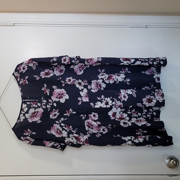 Torrid Women's Floral Top Size 3X - Picture 2 of 8